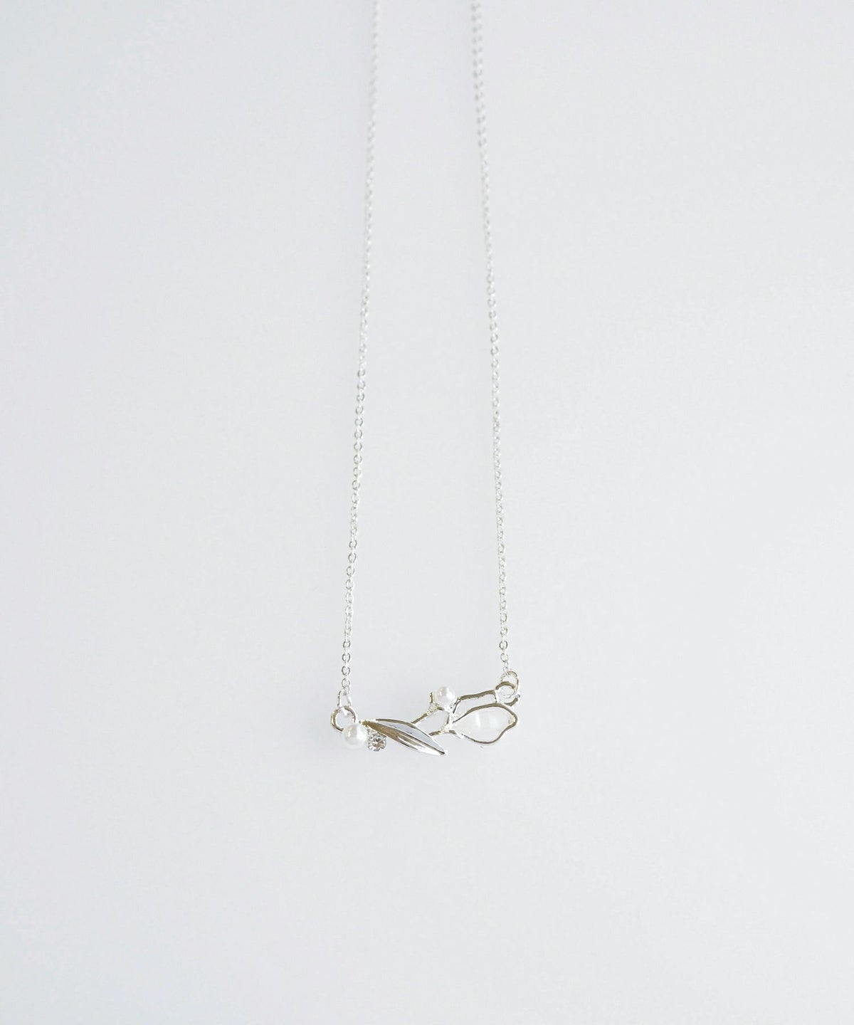 チューリップラインネックレス