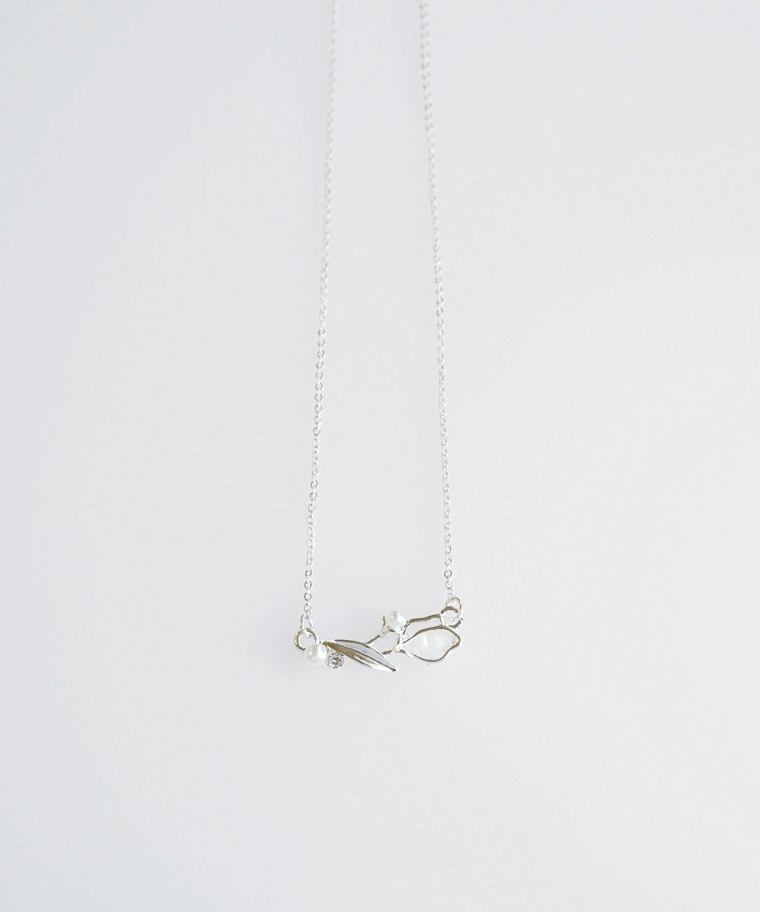 チューリップラインネックレス