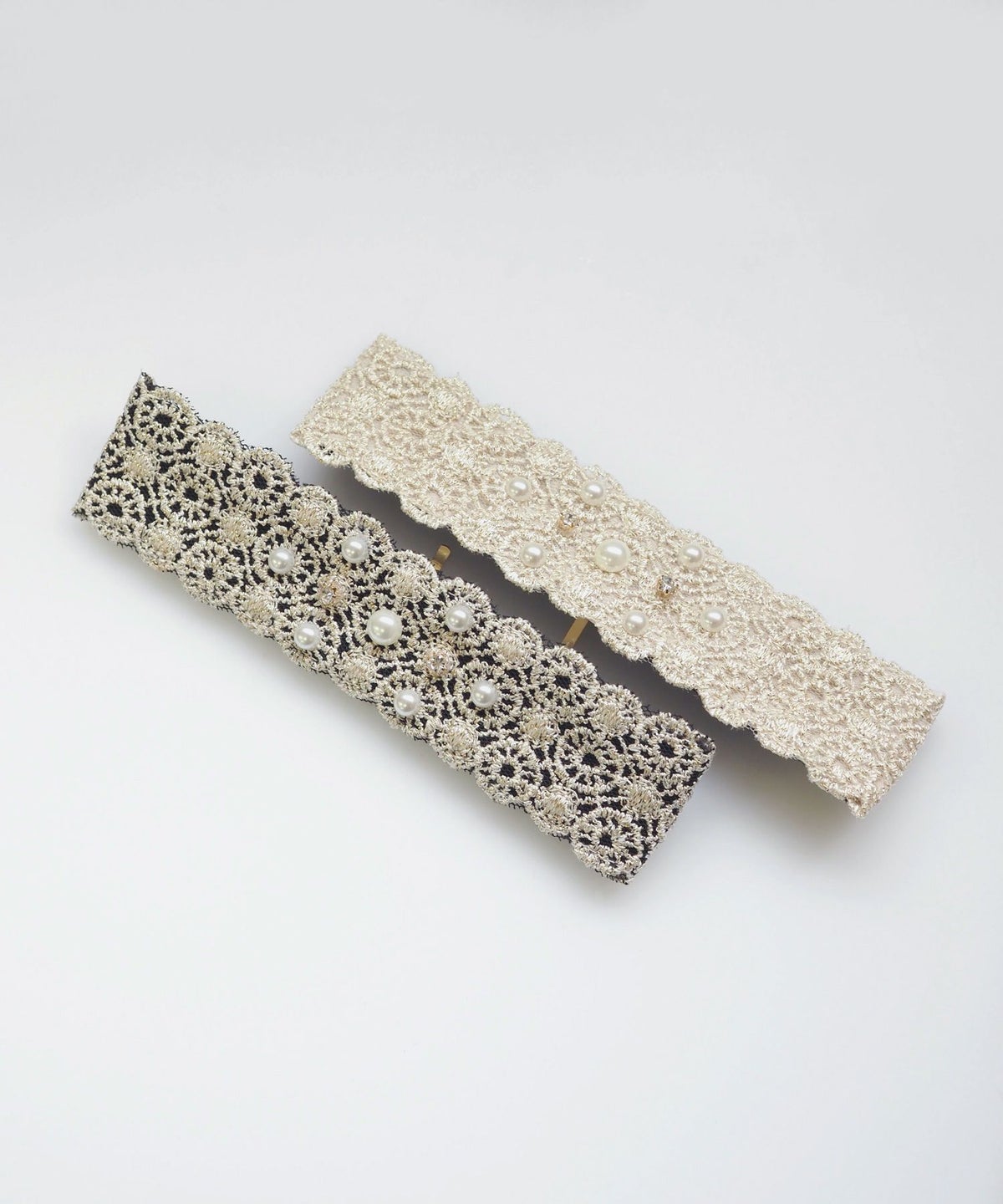 くるっとまきつく刺パールフック付きシュフィー