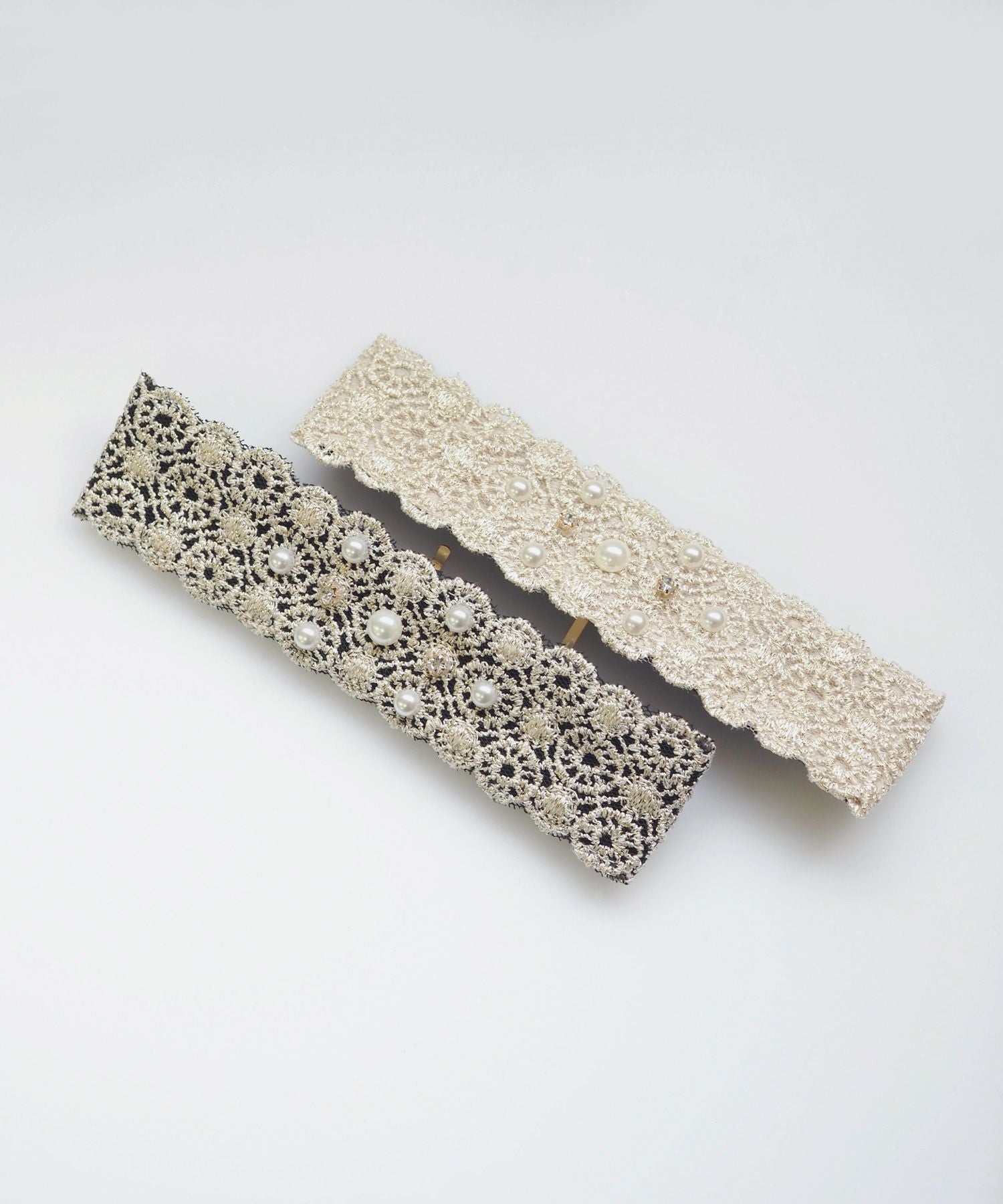 くるっとまきつく刺パールフック付きシュフィー