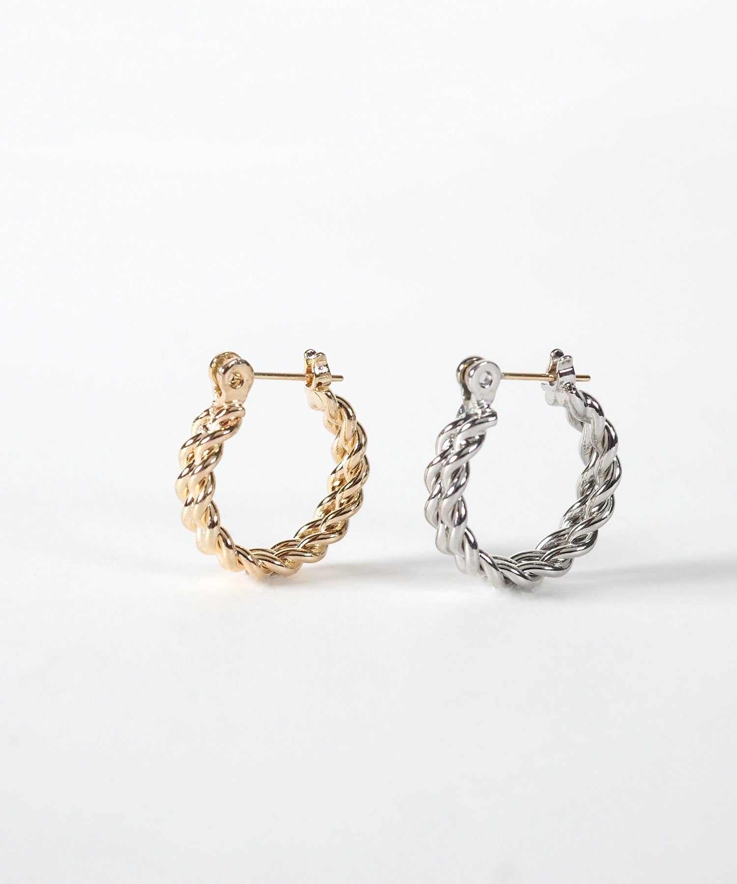 ロープラインK18ポストピアス
