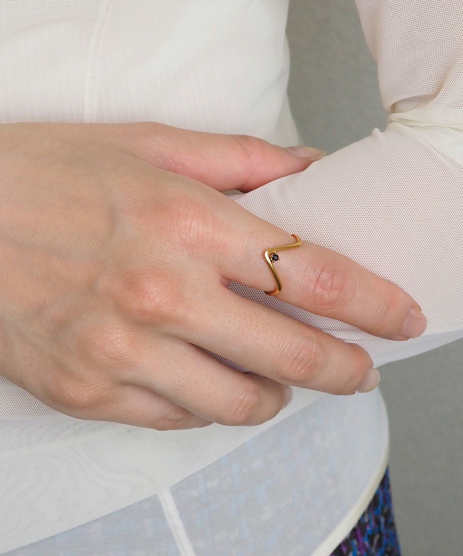 ブラックキュービックサージカルステンレスリング