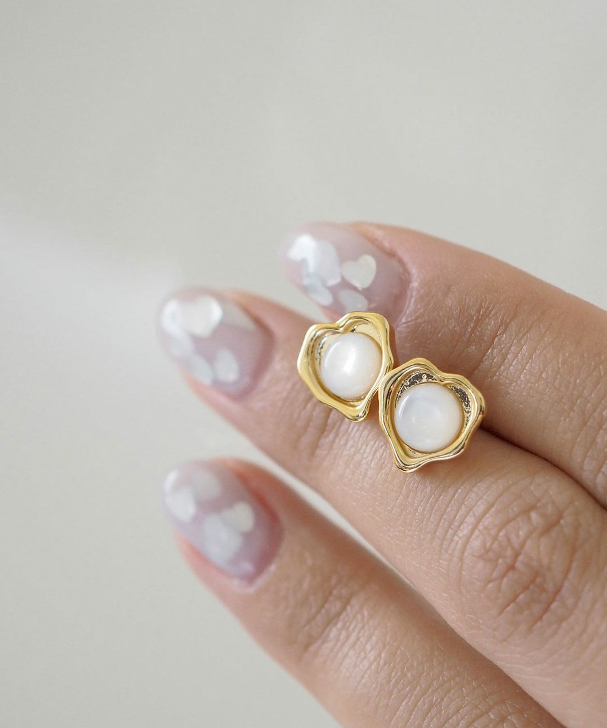 ナチュラルストーンハートラウンドメタルイヤリング