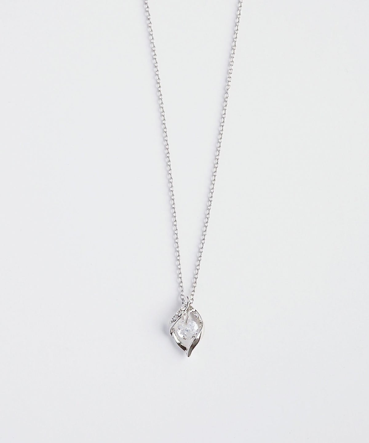 マーキスシャイニングストーンネックレス