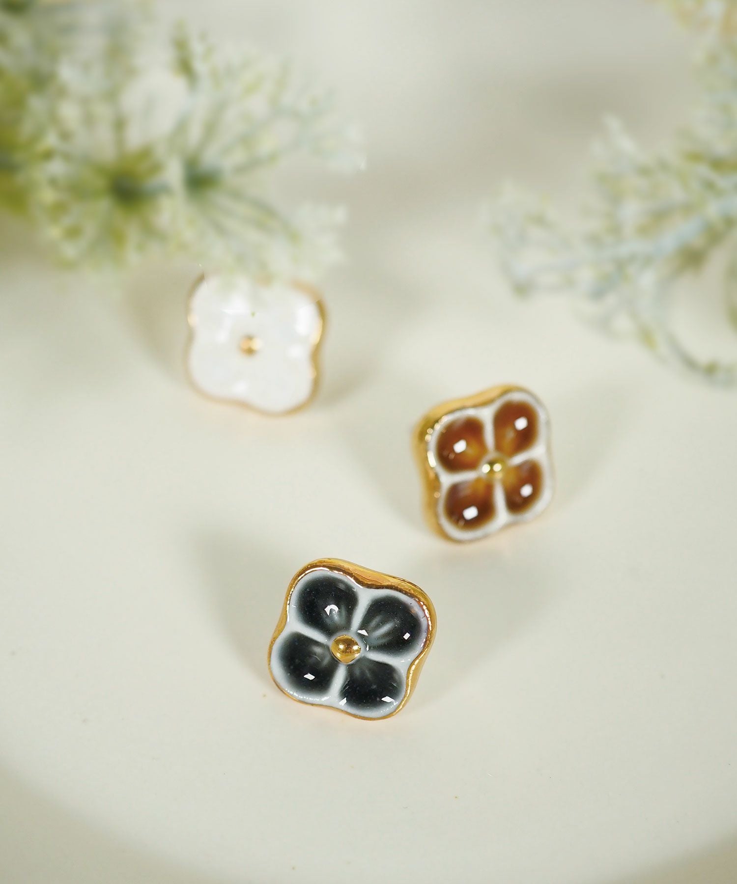 美濃焼タイルよつ花ピアス【七窯社】 | 【公式】MUK ONLINE SHOP｜人気