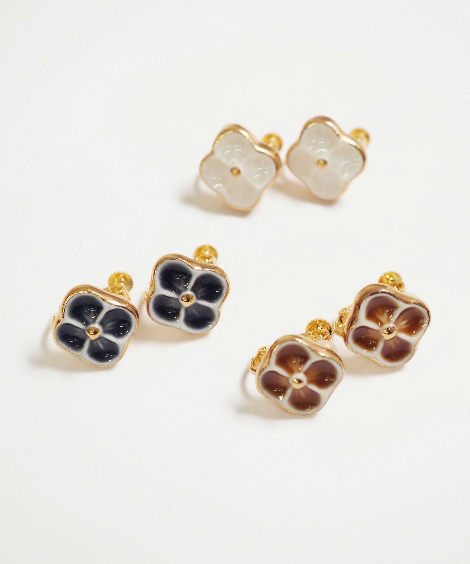 美濃焼タイルよつ花イヤリング【七窯社】 | 【公式】MUK ONLINE SHOP