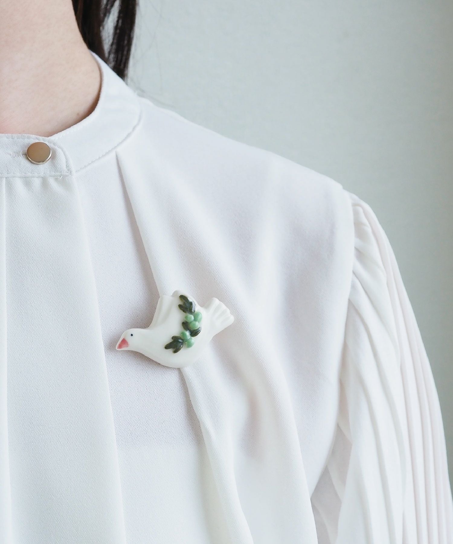 美濃焼タイルハトとオリーブブローチ【七窯社】