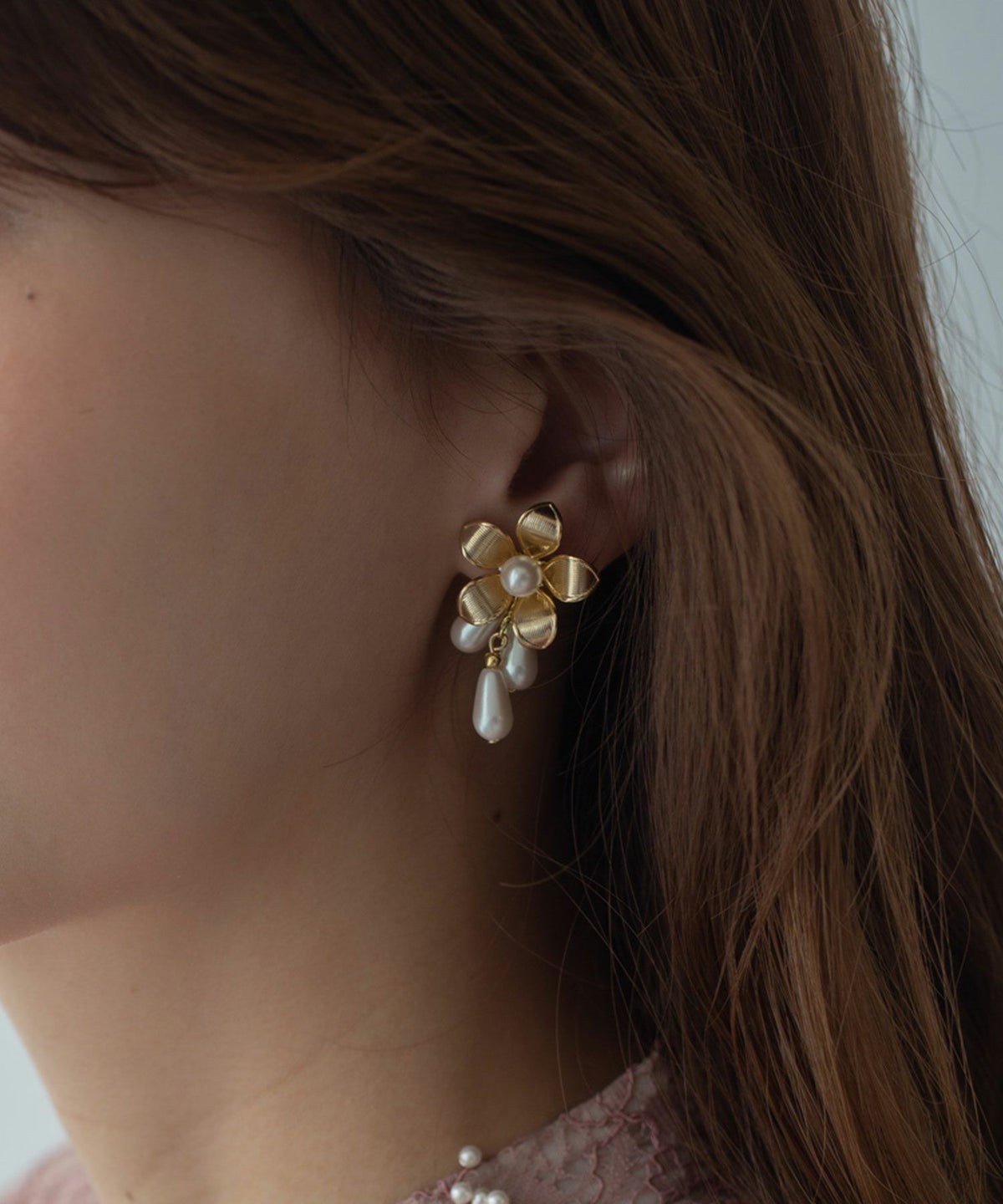 メタルフラワーパールイヤリング