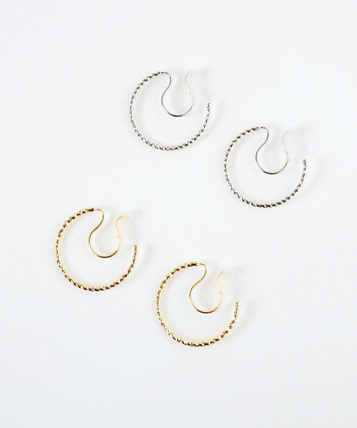 【web限定】ルミシャイニースリムフープノンホールイヤリング【Lumirise】