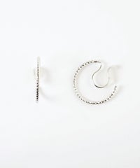 【web限定】ルミシャイニースリムフープノンホールイヤリング【Lumirise】