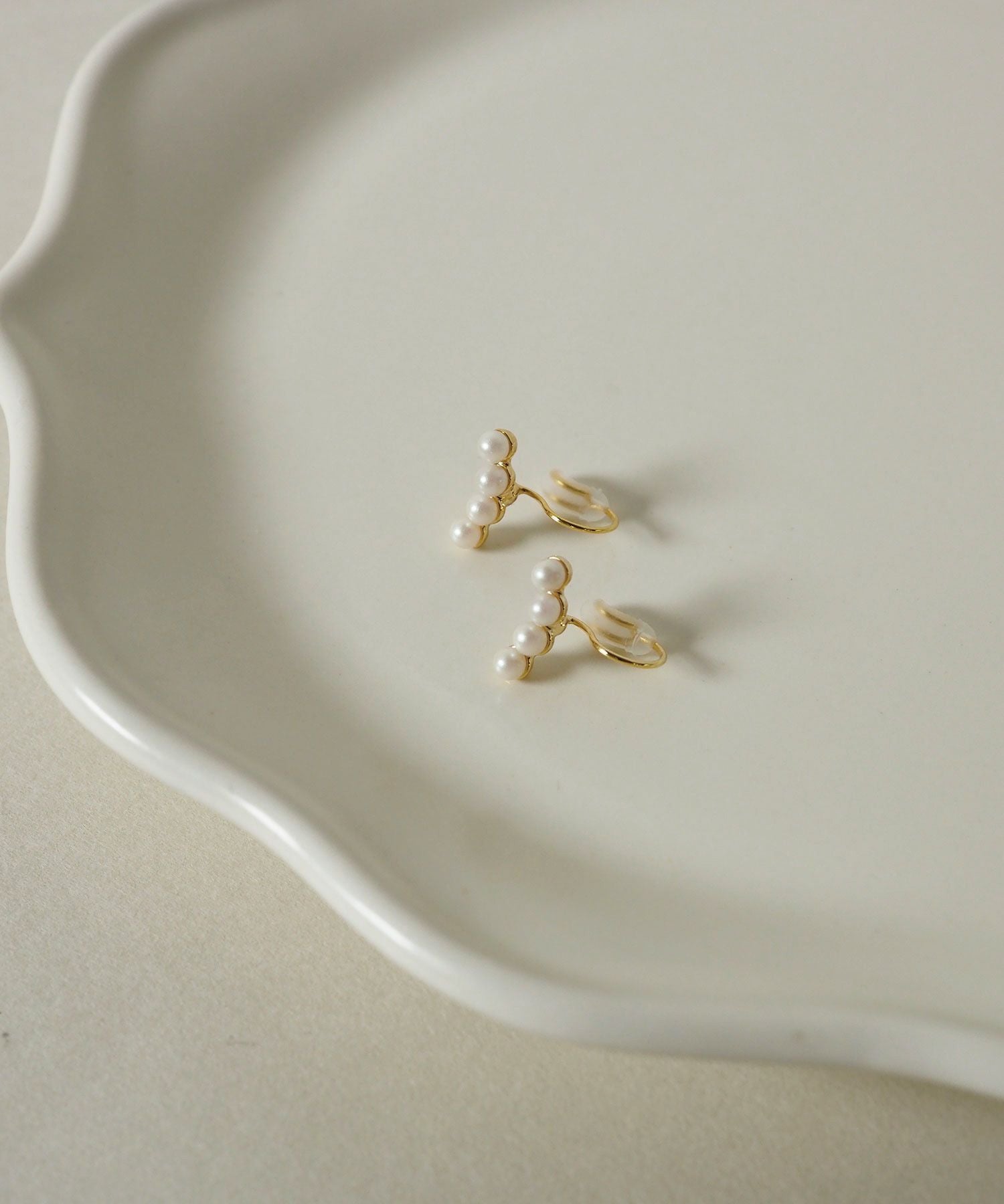 【web限定】ルミプチパールラインノンホールイヤリング【Lumirise】