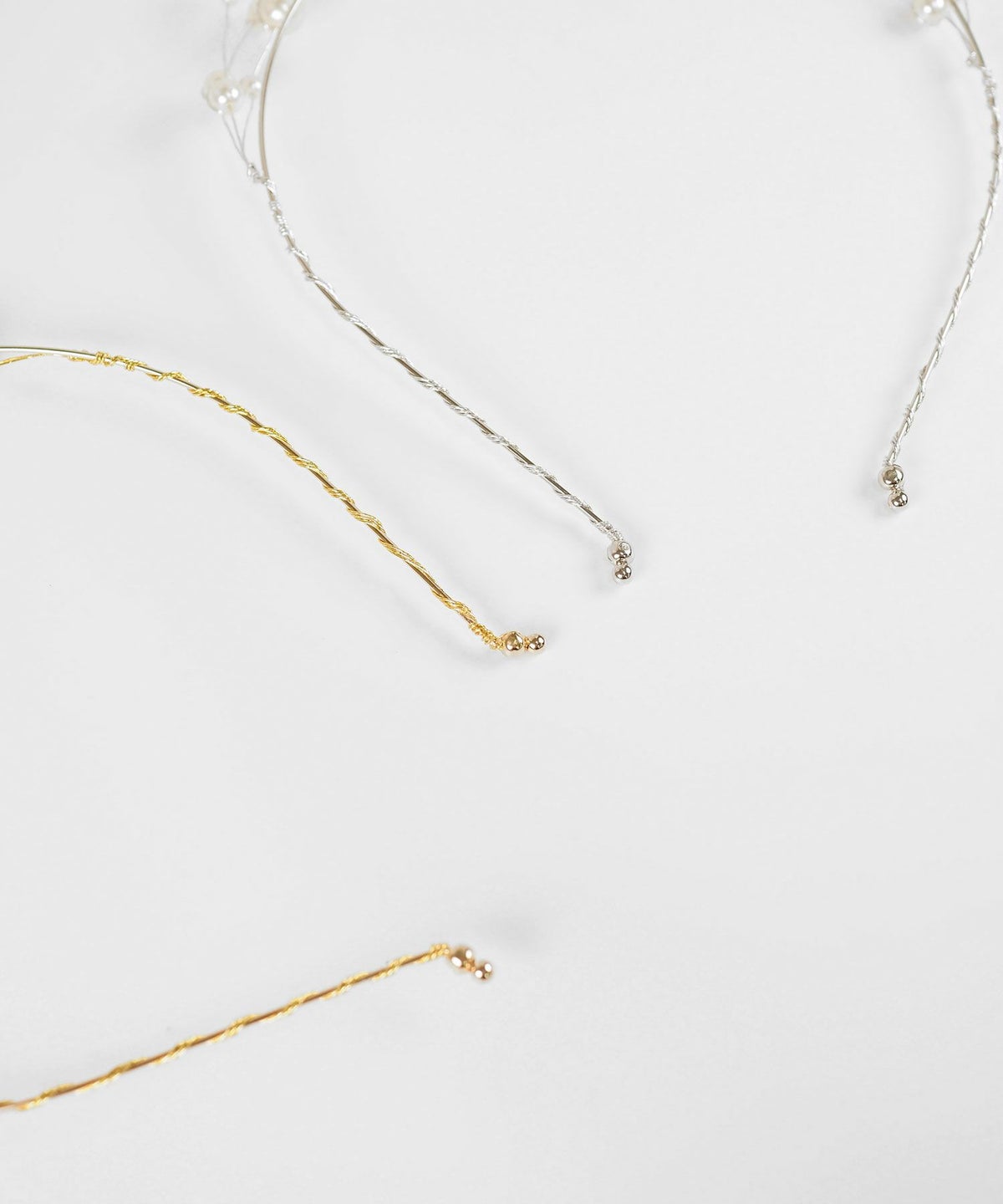 パールワイヤーカチューシャ