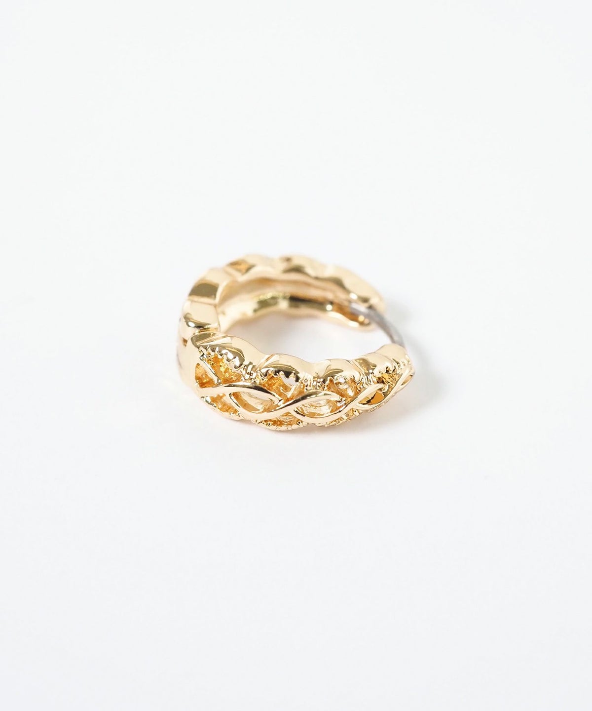 透かしツイストフープサージカルステンレスポストピアス