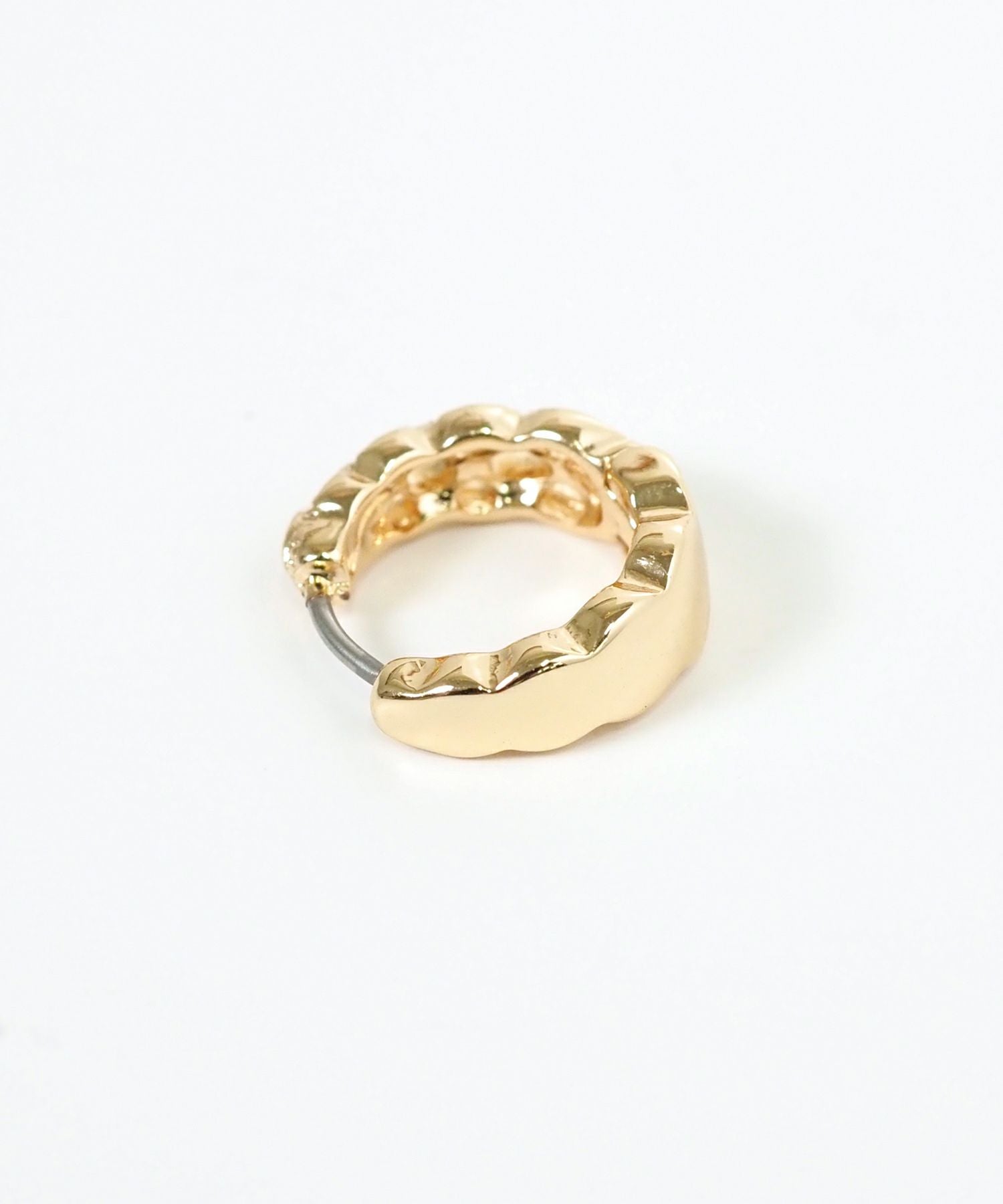 透かしツイストフープサージカルステンレスポストピアス