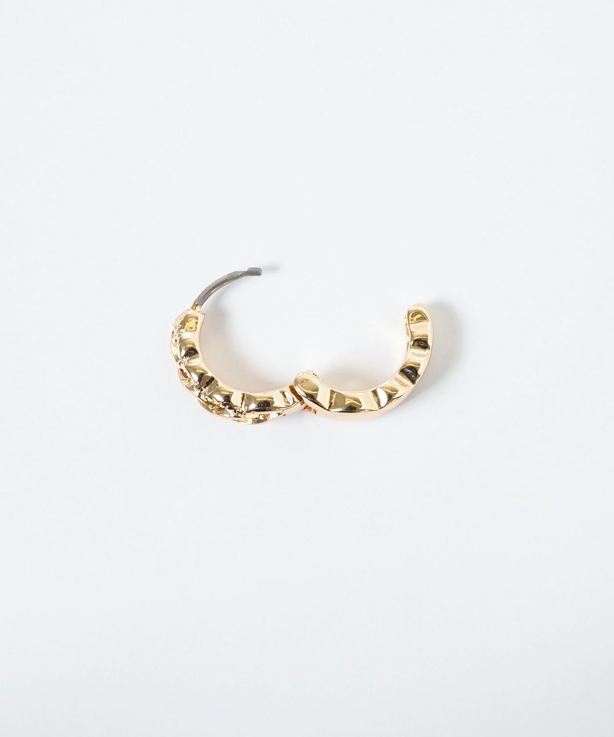 透かしツイストフープサージカルステンレスポストピアス