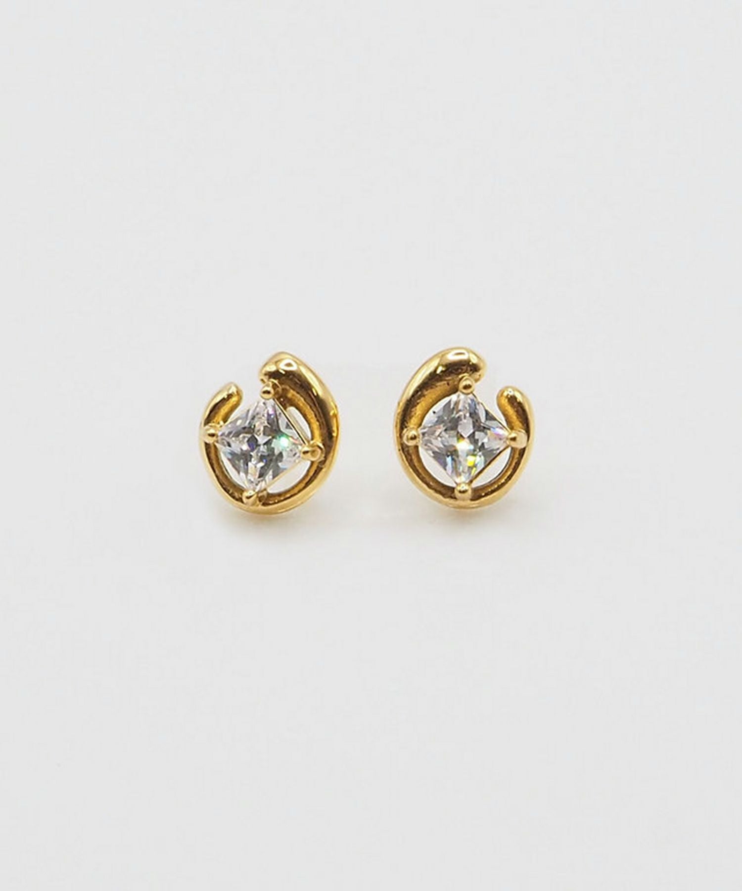 ラウンドスクエアサージカルステンレスピアス