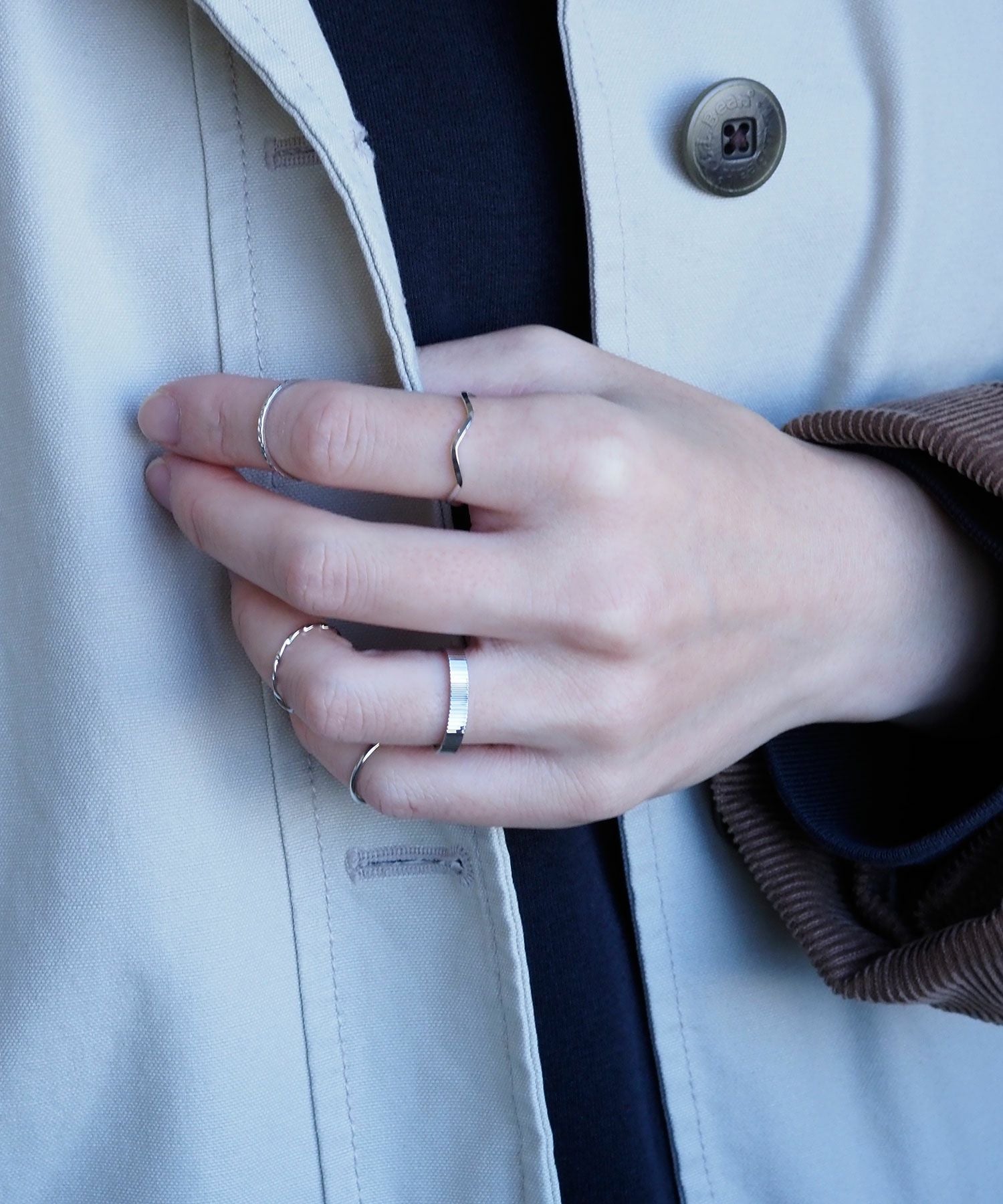 バーティカルラインセットリング