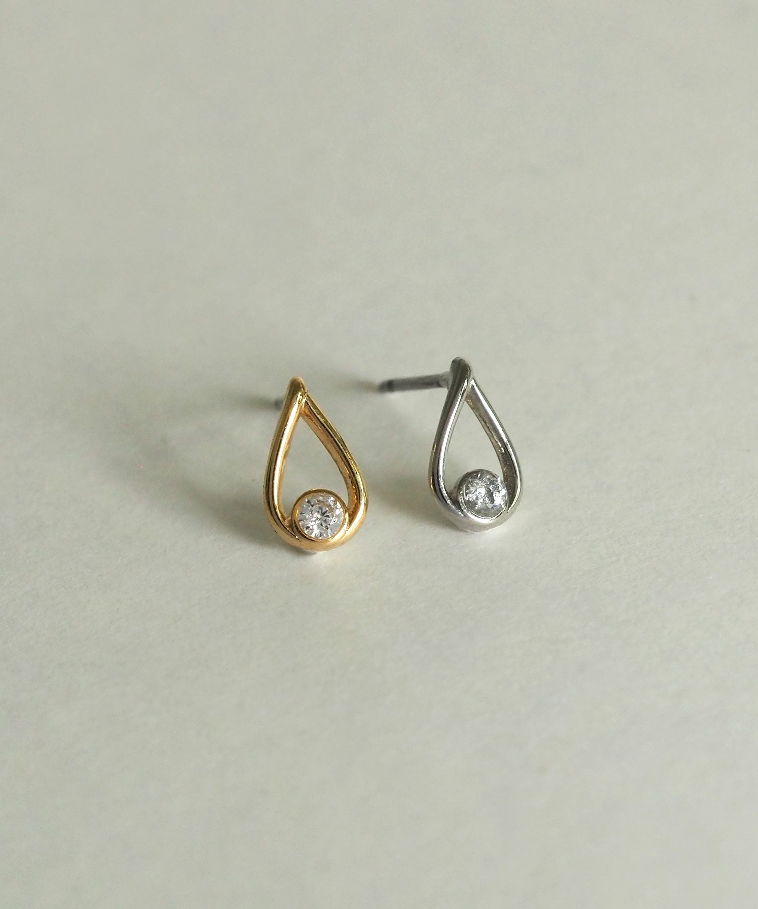 10%off】ドロップラインサージカルステンレスポストピアス【MUK petite