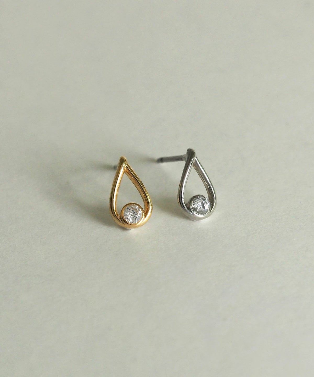 ドロップラインピアス