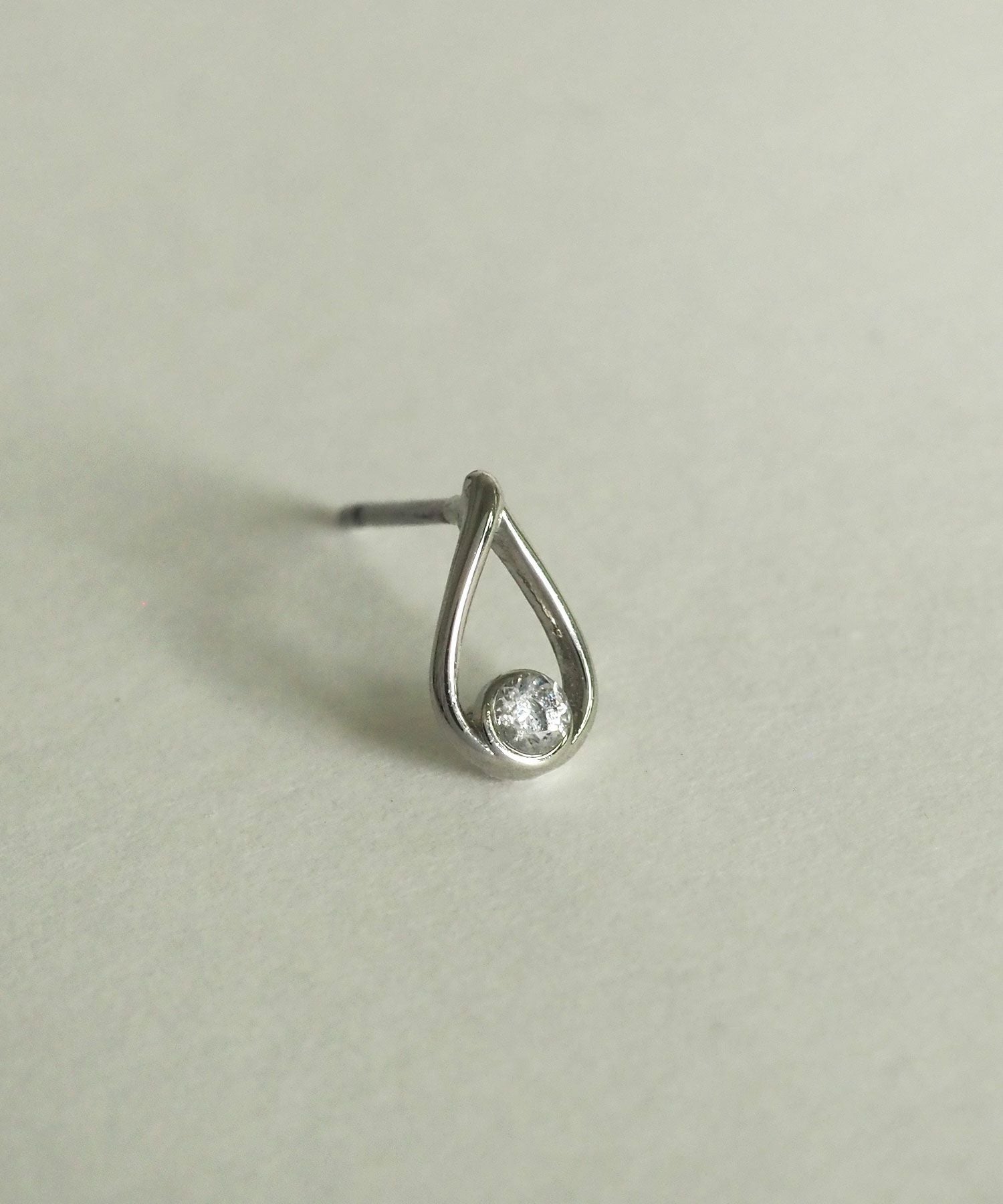 ドロップラインピアス