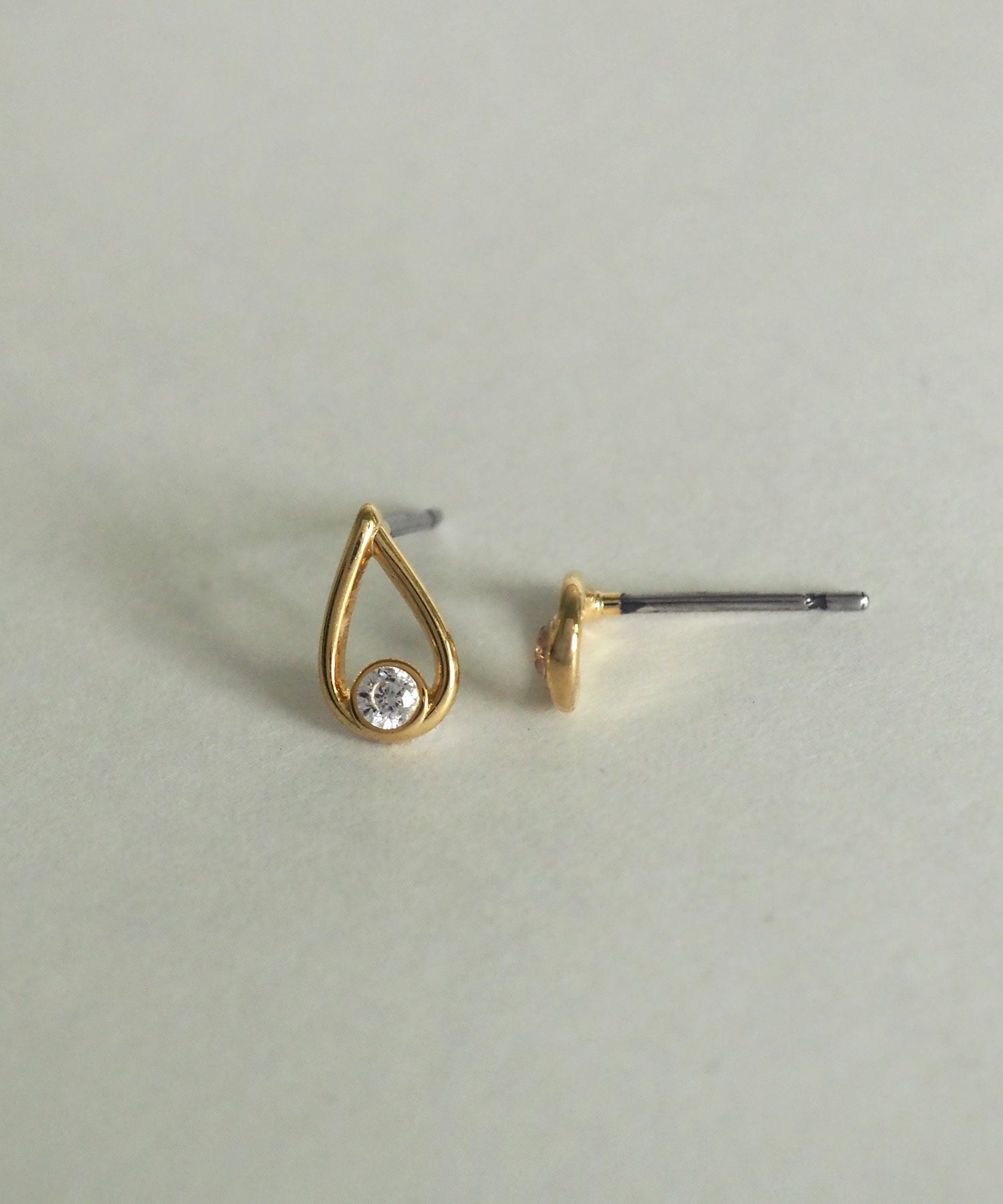 ドロップラインピアス