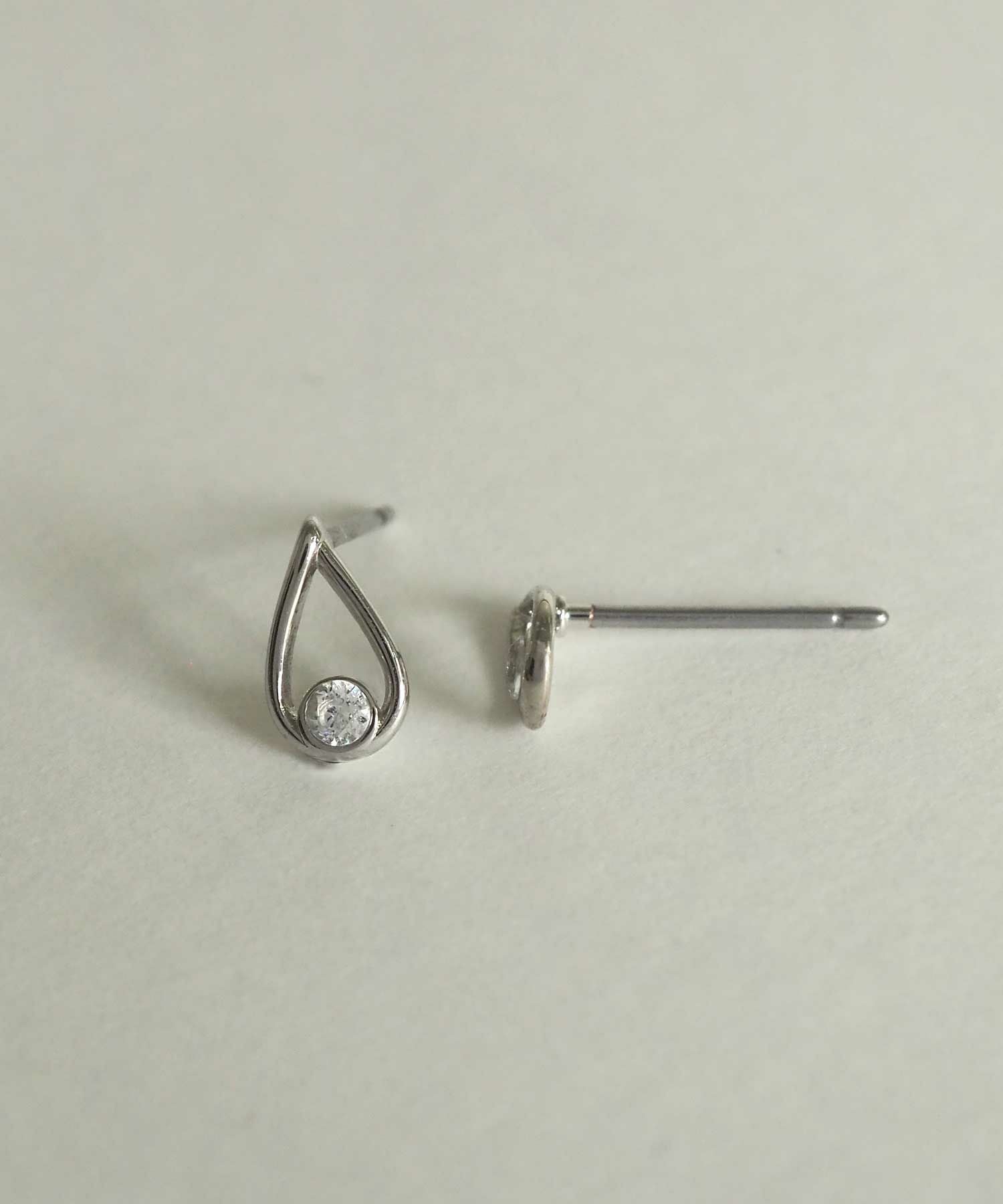 20%off】ドロップラインサージカルステンレスポストピアス【MUK petite