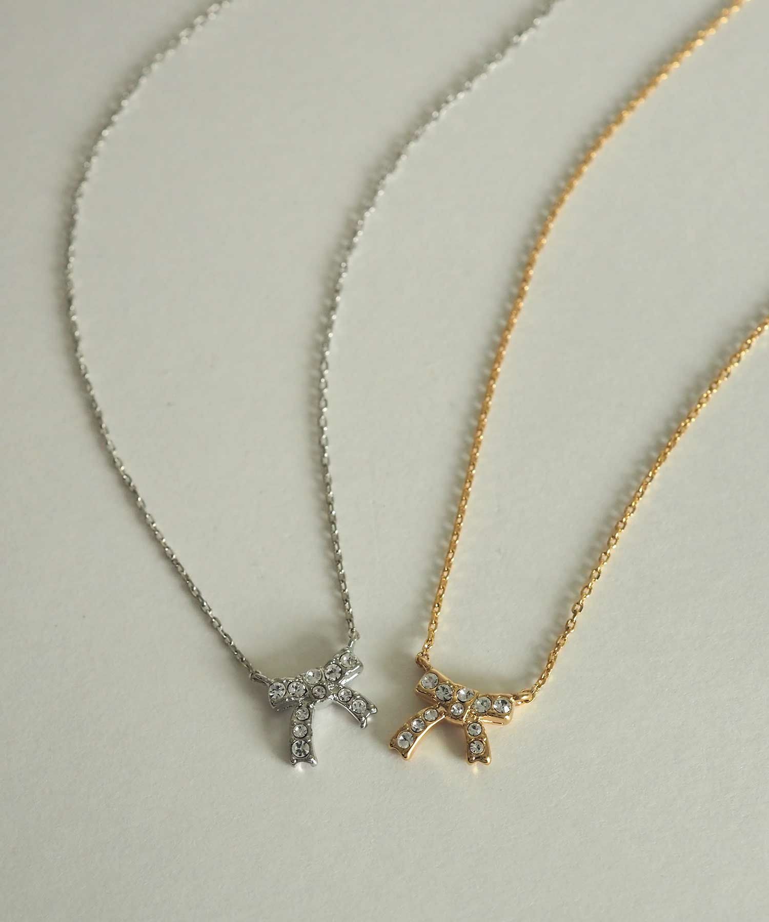 ラインストーンリボンネックレス