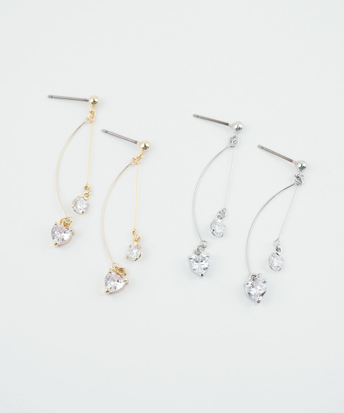 スイングキュービックチタンポストピアス