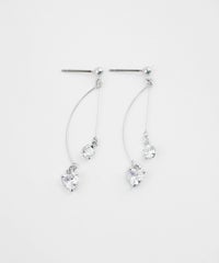 スイングキュービックチタンポストピアス