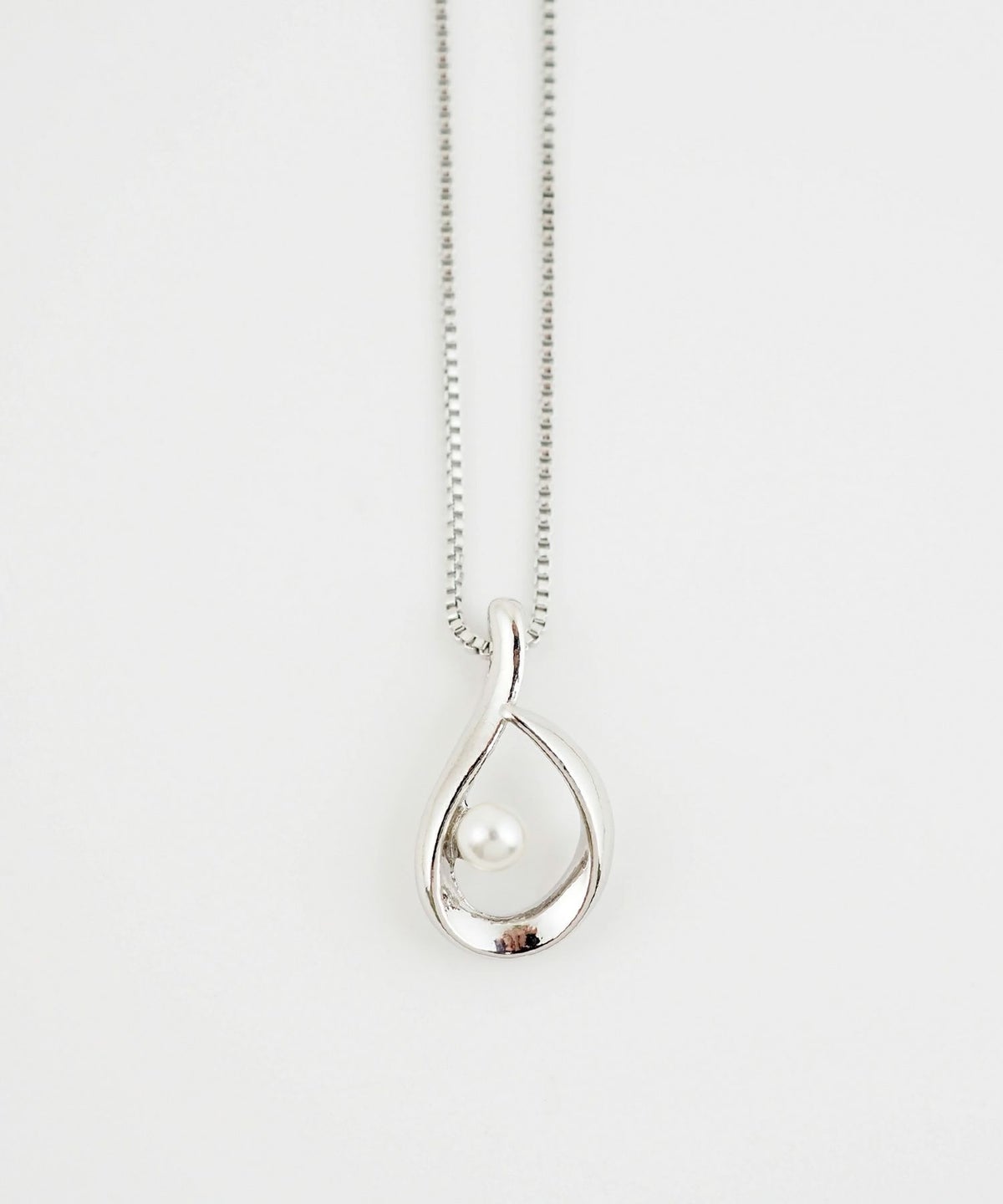 パールドロップスライドネックレス