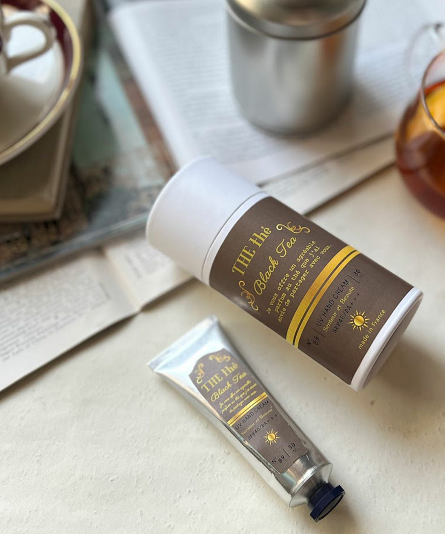 UVハンドクリーム　ブラックティー