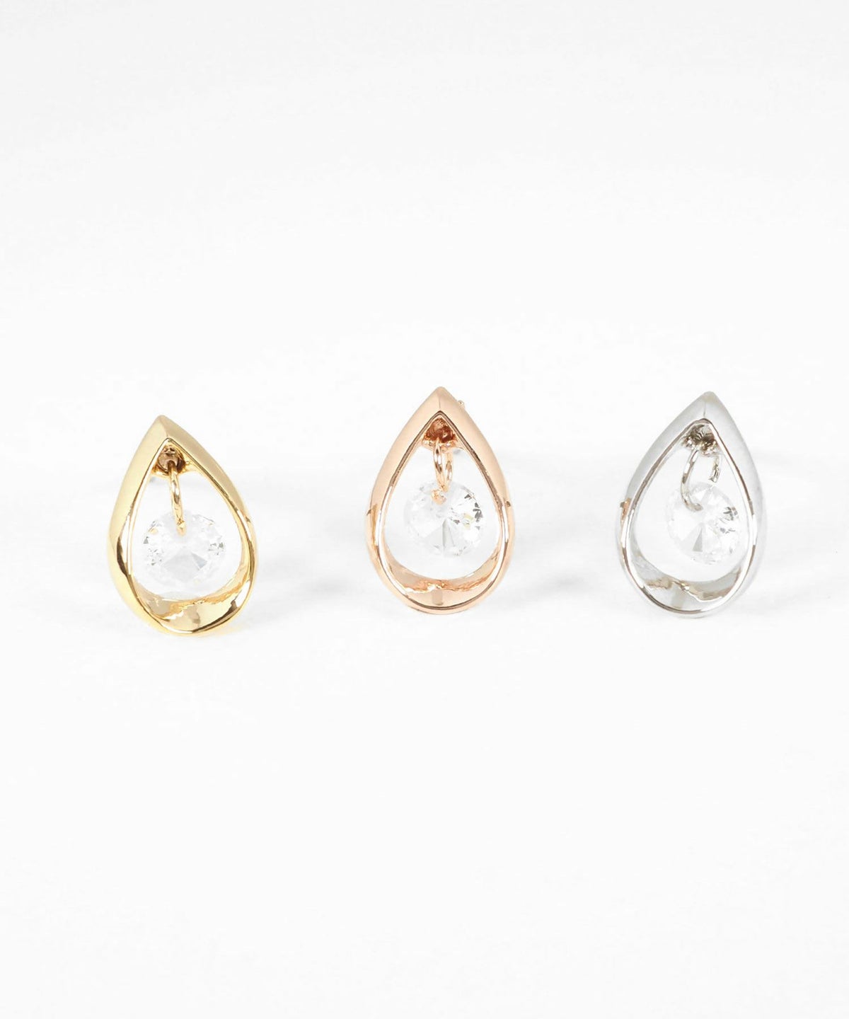 ドロップシャイニングストーンチタンポストピアス