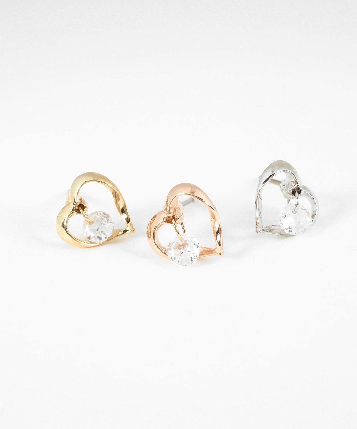 ハートシャイニングストーンチタンポストピアス