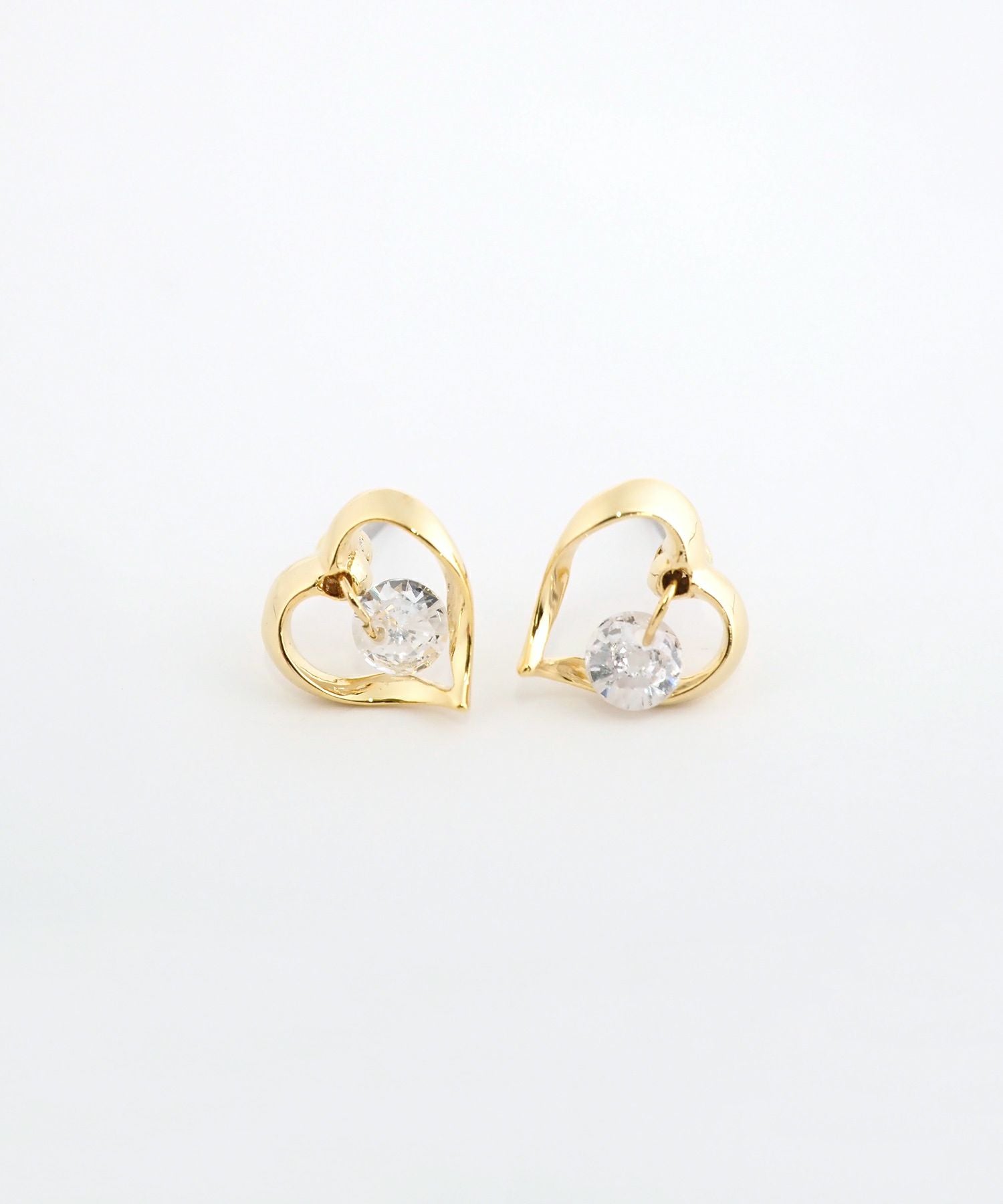 ハートシャイニングストーンチタンポストピアス