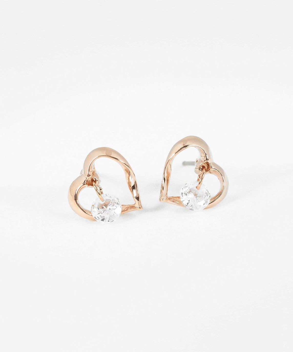 ハートシャイニングストーンチタンポストピアス