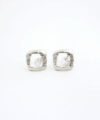 スクエアシャイニングストーンチタンポストピアス