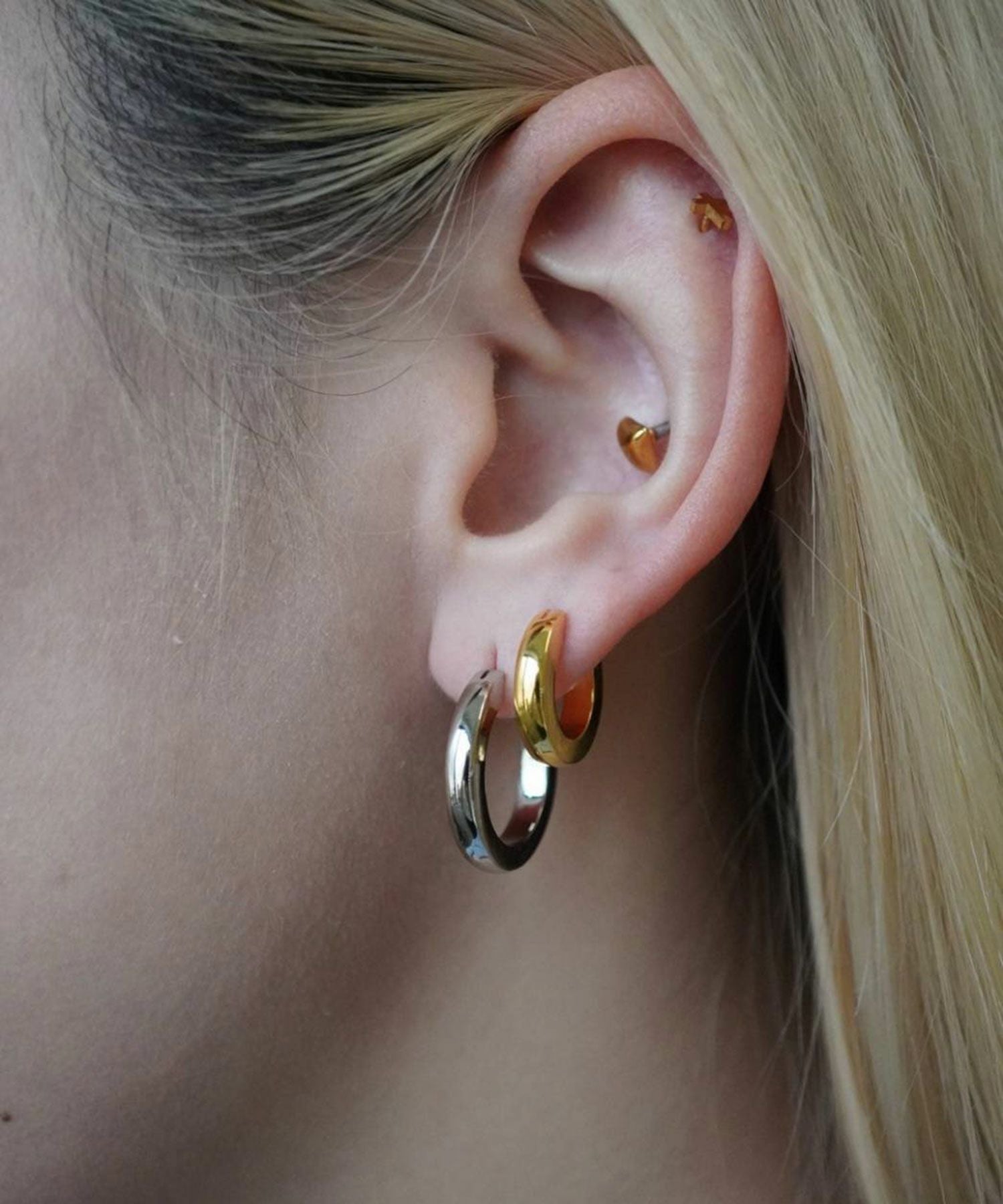 SleekスクエアシェイプフープチタンポストピアスS