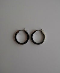 SleekスクエアシェイプフープチタンポストピアスM