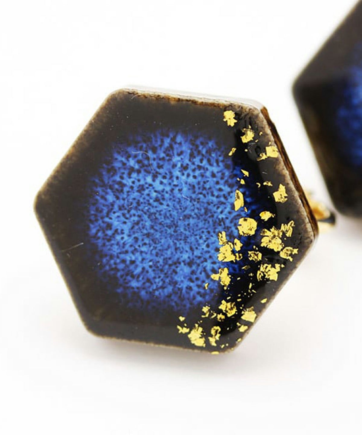 藍色美濃焼六角形星屑チタンポストピアス【MIKELO】