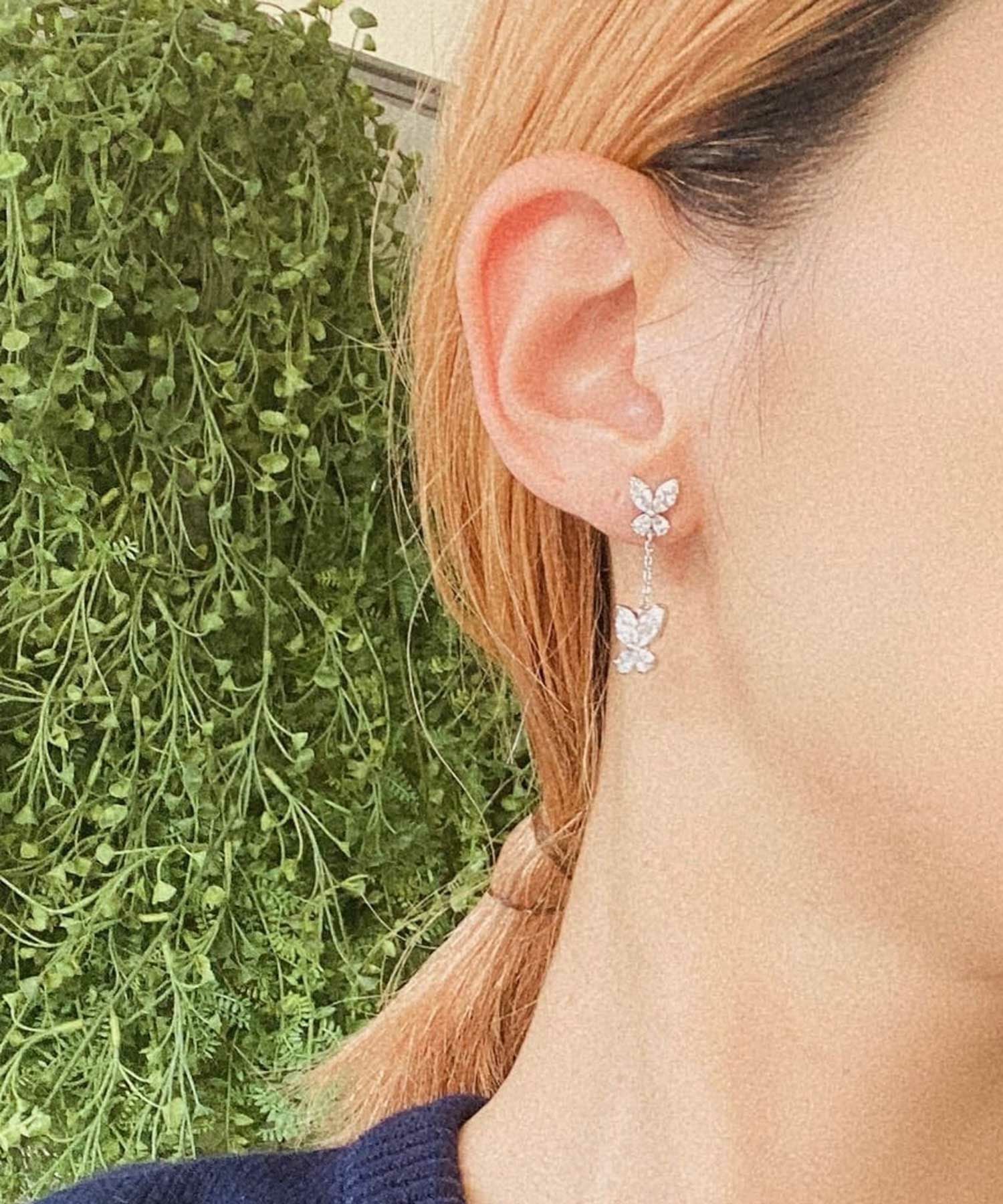 キュービックツインバタフライチタンポストピアス【Dahlia】