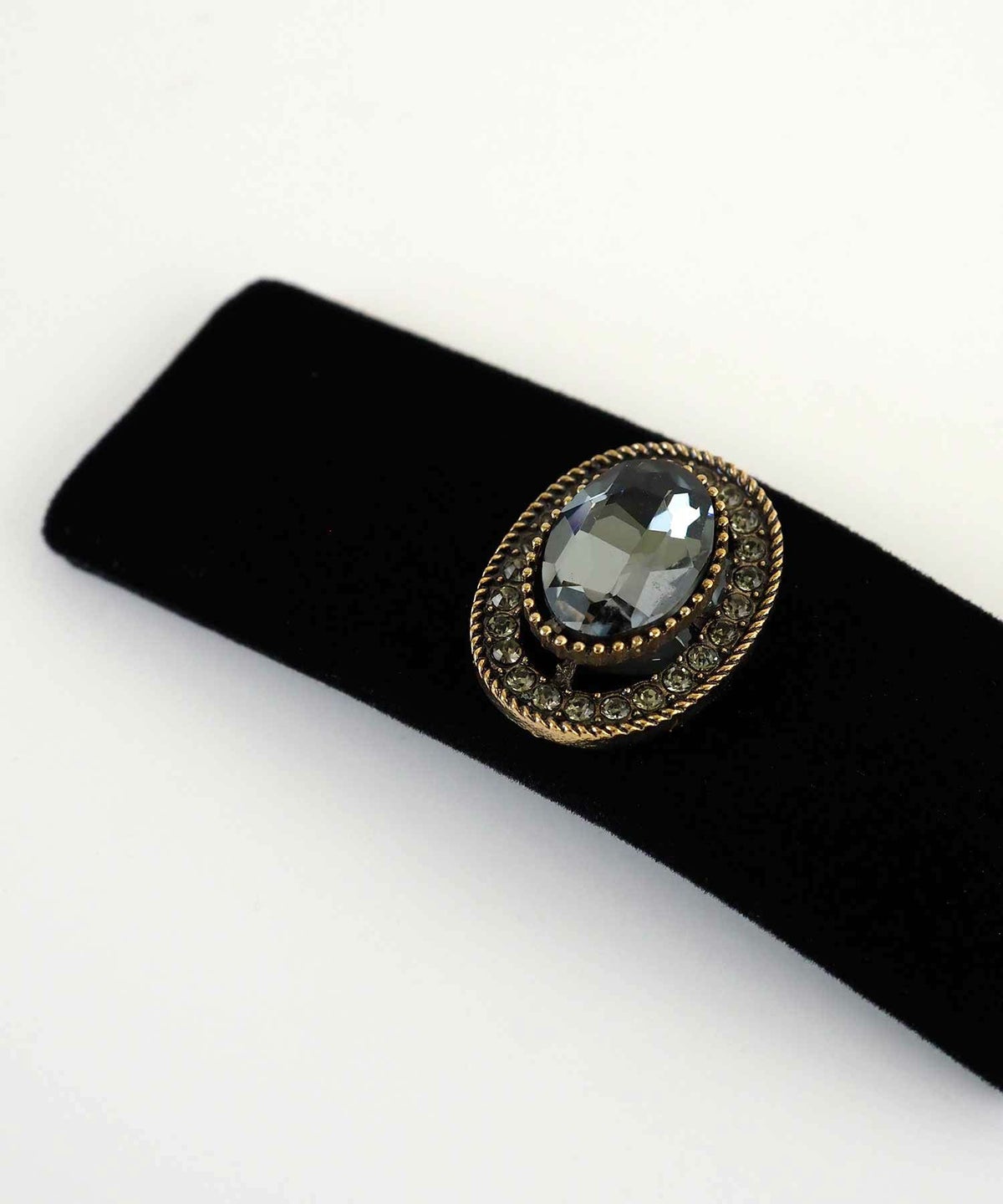 ビジューベロアパッチンピン【Grace】