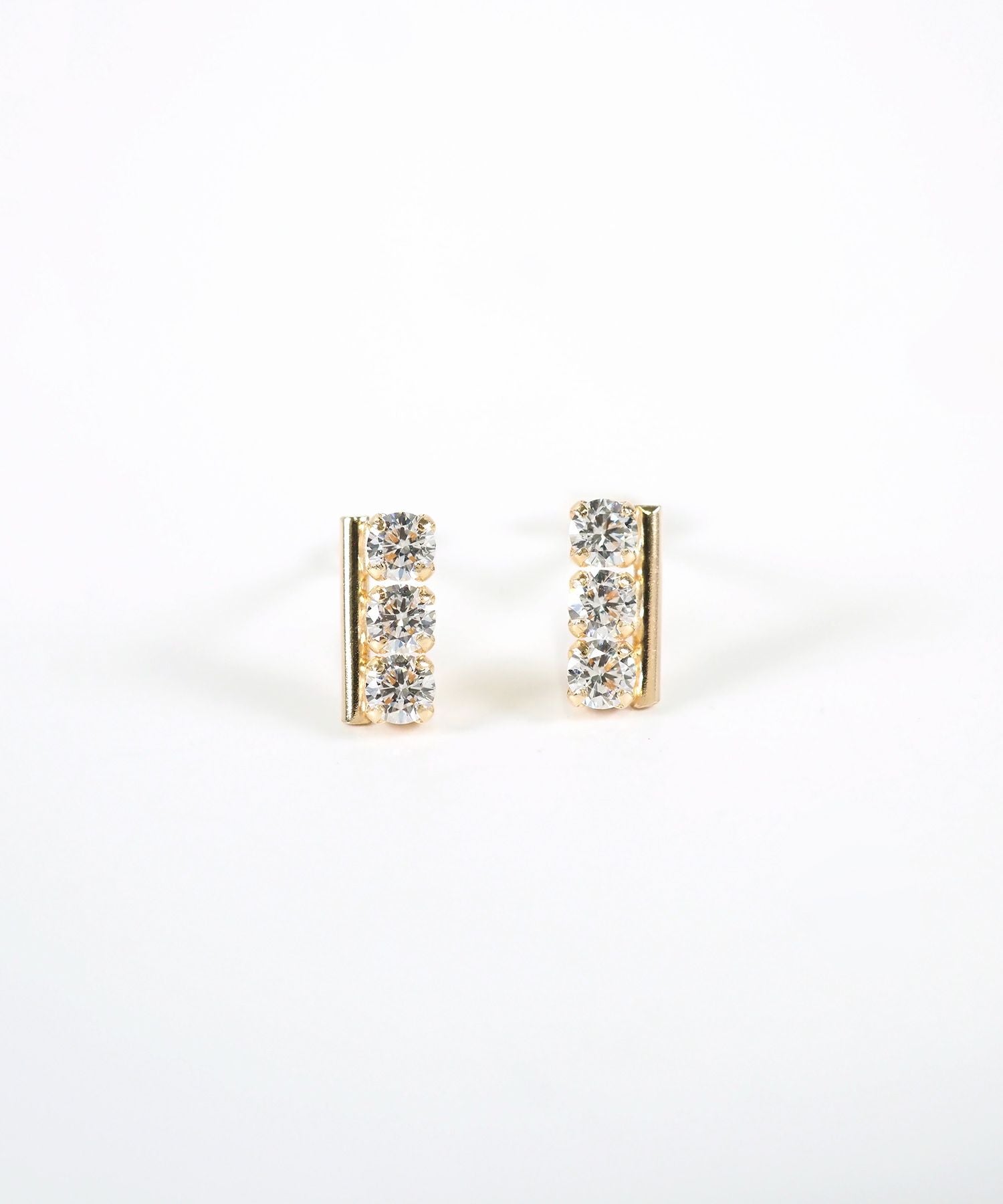 [K10]サイドバージルコニアピアス【cucia】