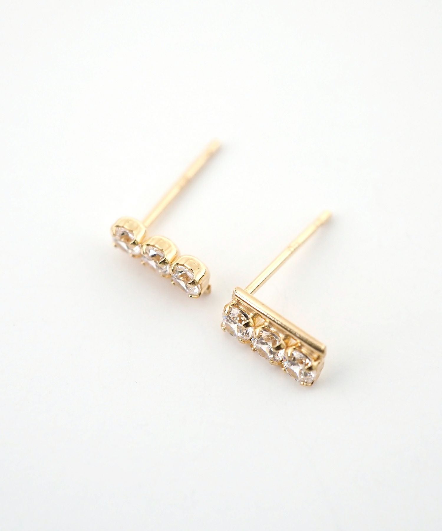 [K10]サイドバージルコニアピアス【cucia】