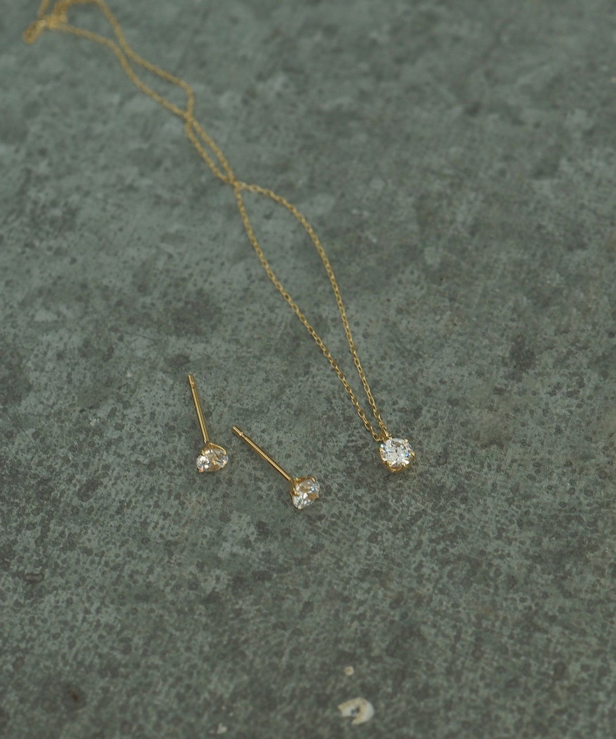 【web限定】[K10]ルミナスジルコニアピアス【cucia】