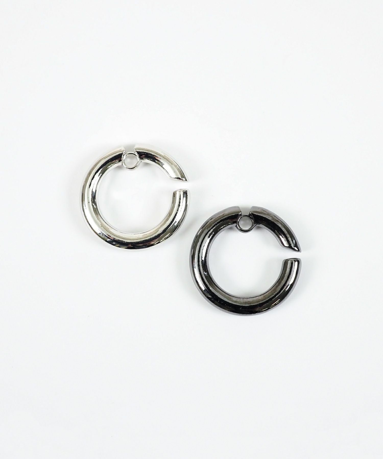 ラウンドクラッチイヤリング