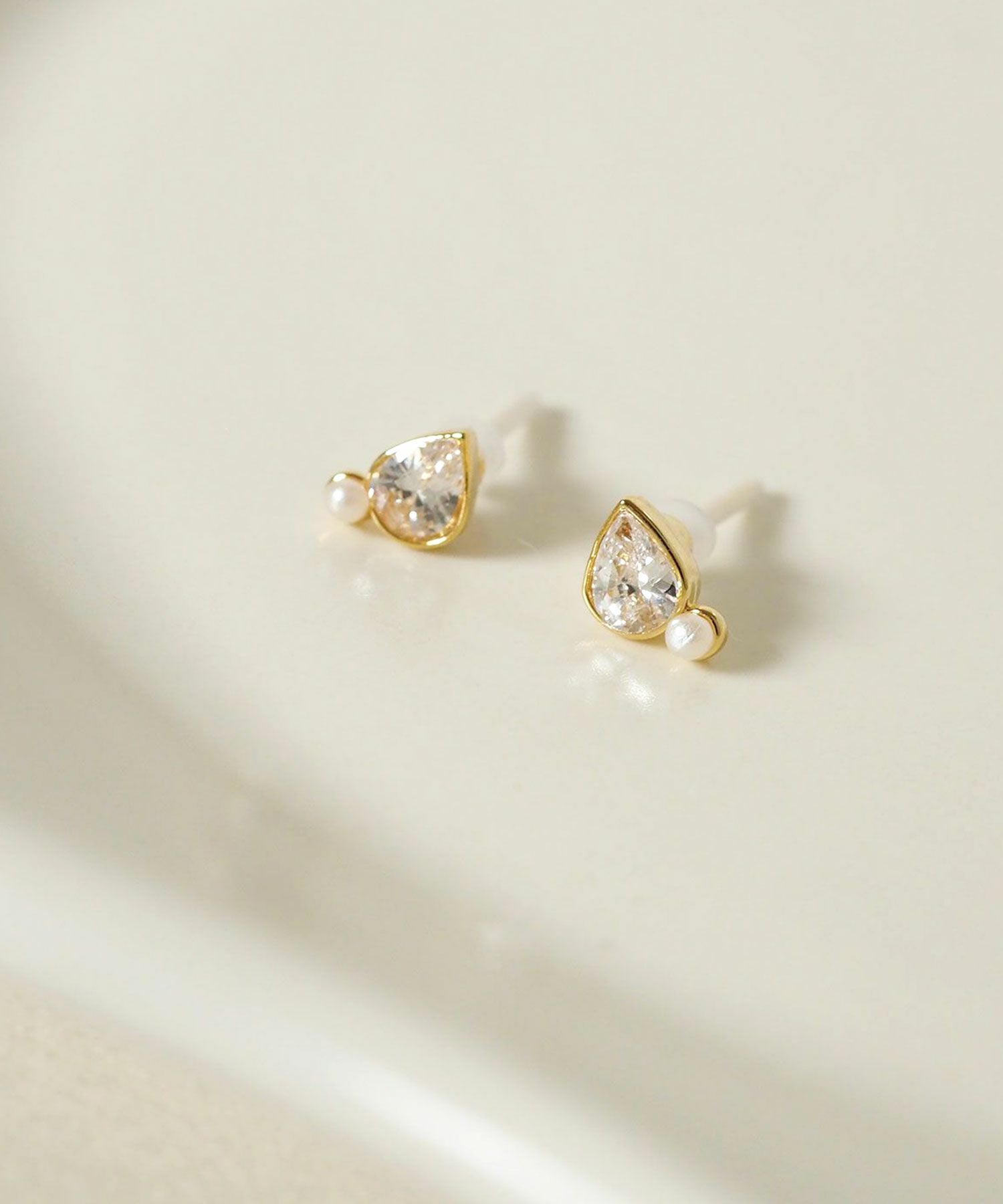 【web限定】ルミジルコニアドロップ樹脂コーティングポストピアス【Lumirise】