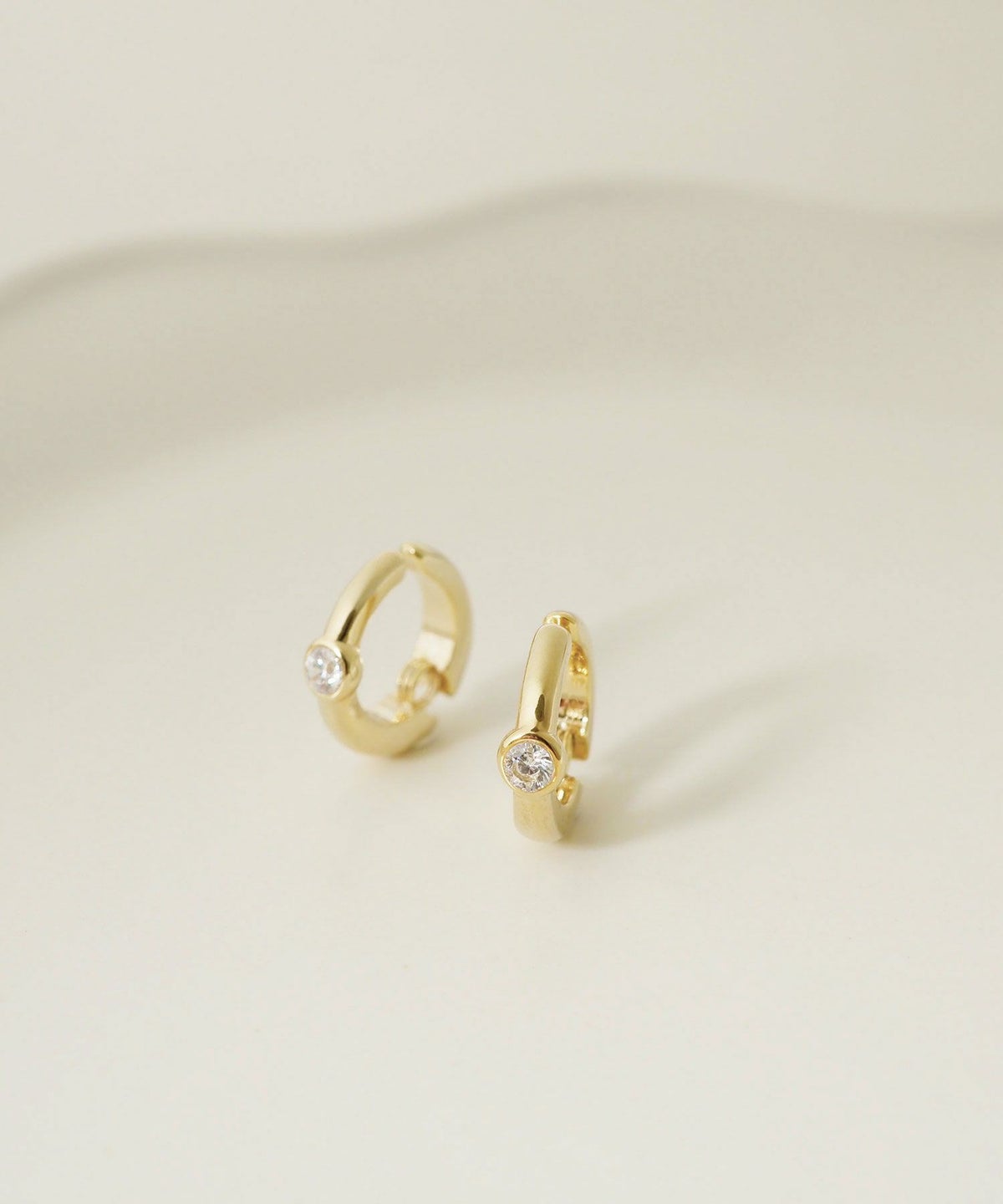 【web限定】ルミジルコニアフープクラッチイヤリング【Lumirise】