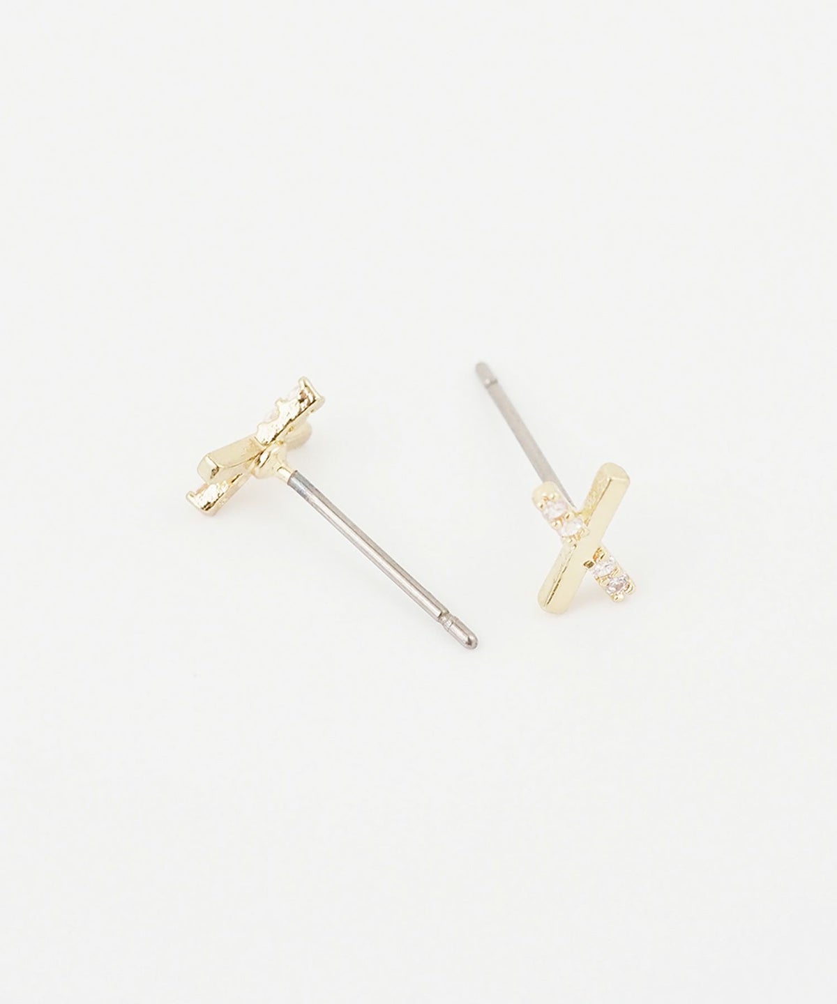 クロスバーハーフキュービックピュアチタンロングポストピアス