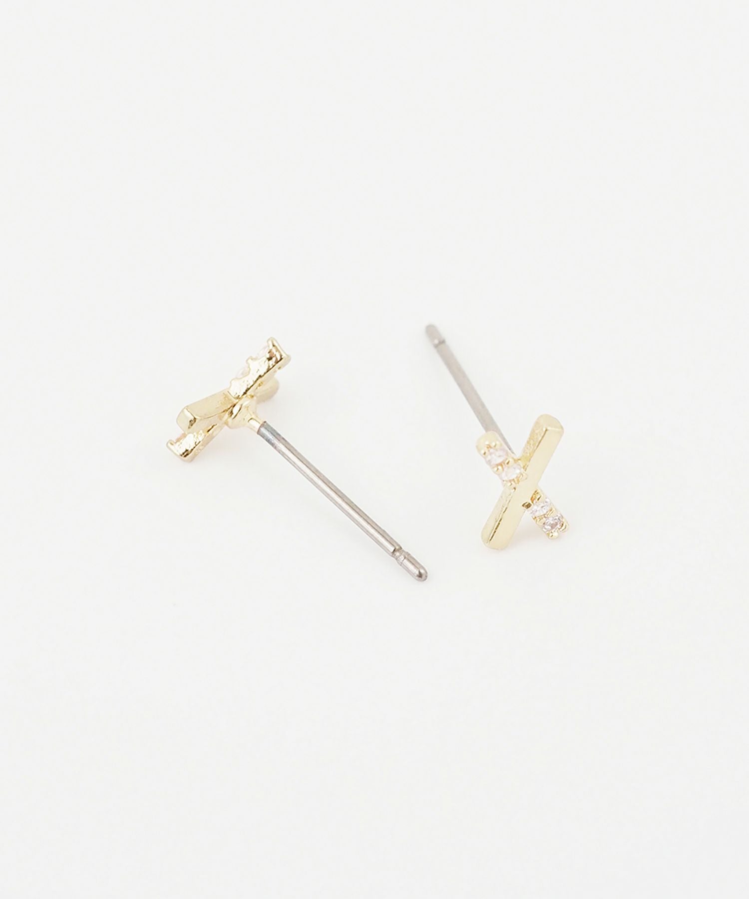 クロスバーハーフキュービックピュアチタンロングポストピアス