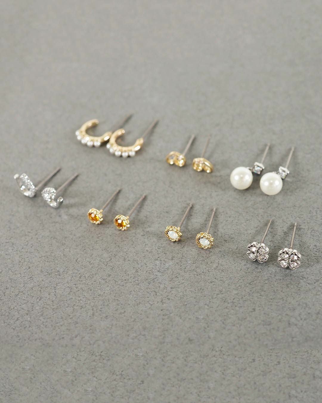 ホースシューハーフキュービックピュアチタンロングポストピアス